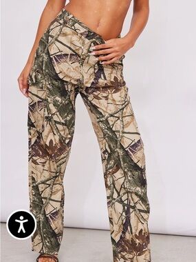 PrettyLittleThing Beige & Green Camo Wide-Leg Pants